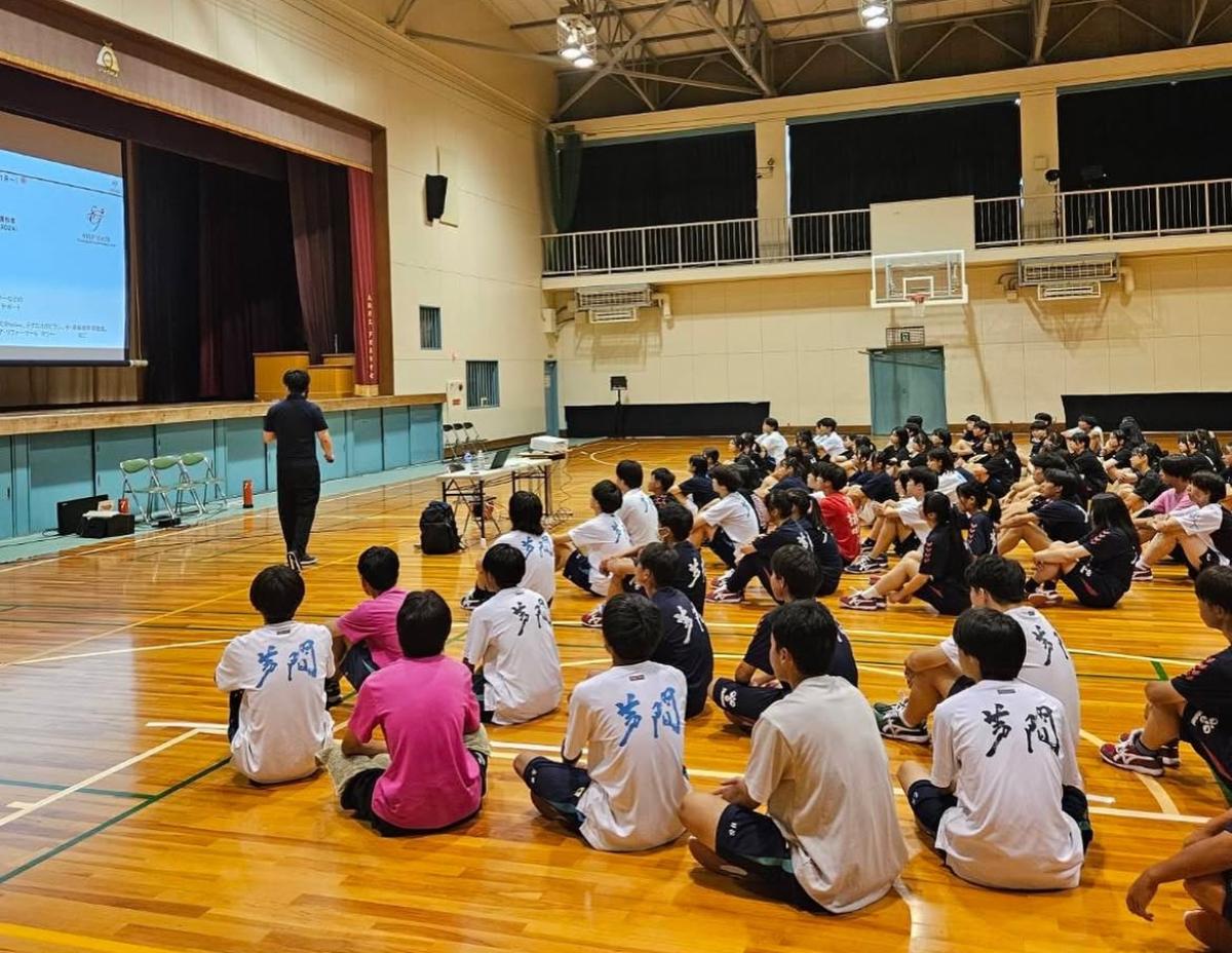 栄養や健康について学べる資格「栄養コンシェルジュ®」を取得した、パーソナルトレーナーの久下明範さんが大阪府立芦間高等学校にて身体マネジメント講習会を開催されました!【栄養 コンシェルジュ 取得後の活躍・仕事】