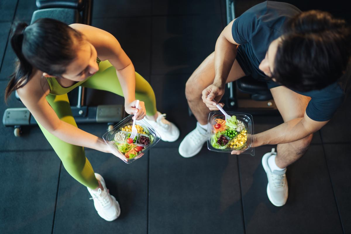 プロテインより重要？筋肉を作る栄養学、守る野菜　パーソナルトレーナー必読の食事戦略　野菜が筋力を決める。プロテインだけでは足りない、ボディメイク成功とサルコペニア予防の新理論
