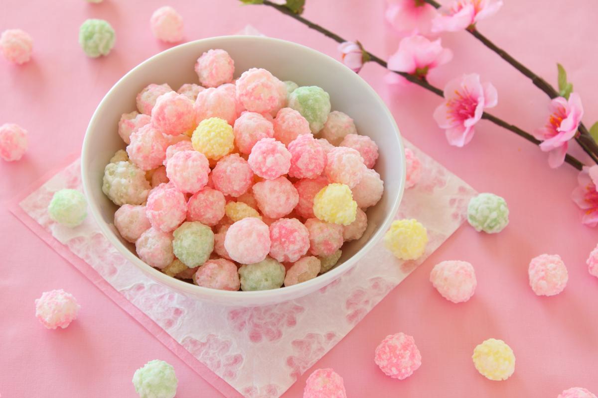 【雛あられの栄養成分と地域差】関東・関西・北海道の違いを食品成分表で検証|カロリー・糖質はどのくらい?(栄養学の資格 栄養コンシェルジュ)